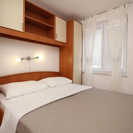 Apartment Modern Eingerichtete Ideal Fuer Junge Paaren Im Zentrum Von