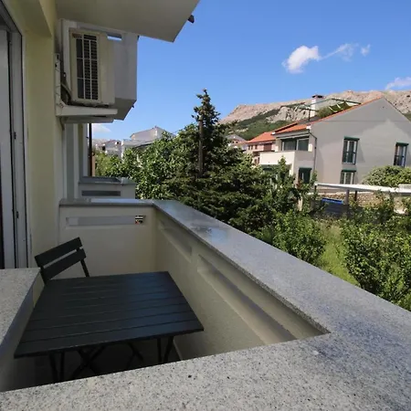 Apartment Modern Eingerichtete Ideal Fuer Junge Paaren Im Zentrum Von *