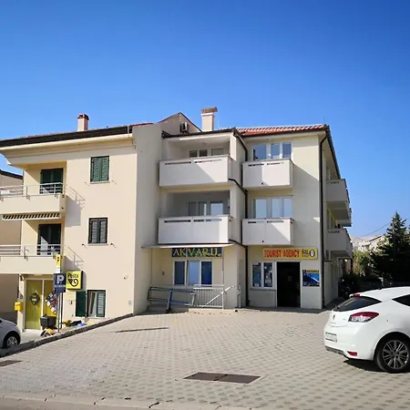 Modern Eingerichtete Ideal Fuer Junge Paaren Im Zentrum Von Baska (Krk)